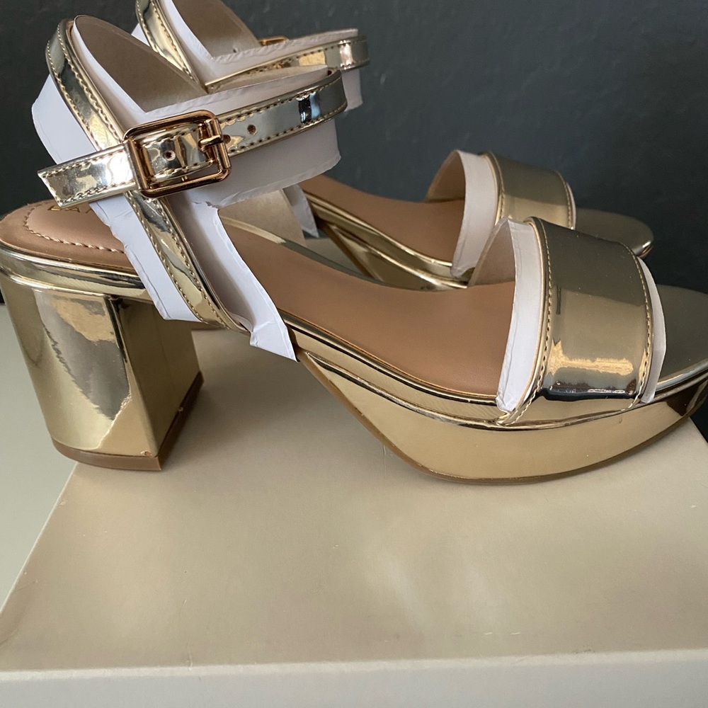 BANDOLINO - “Pennie 3” Gold Platform Sandals, Women’s Sz 6.5